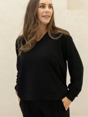 NIB NWT Encircled The Bamboo Merino Dressy V-Neck Sweatshirt, Medium